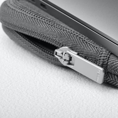 Moshi Pluma Laptop Sleeve for 15"/16"